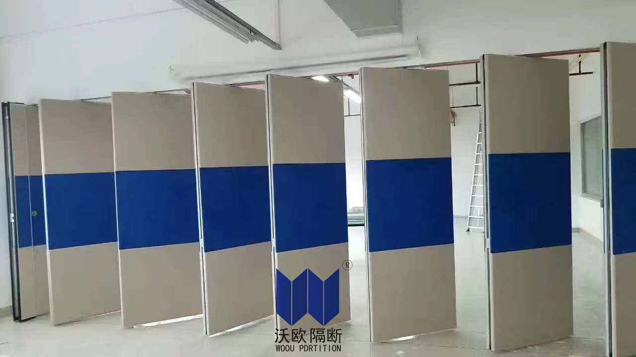 懸掛式移動屏風(fēng)隔斷圖片