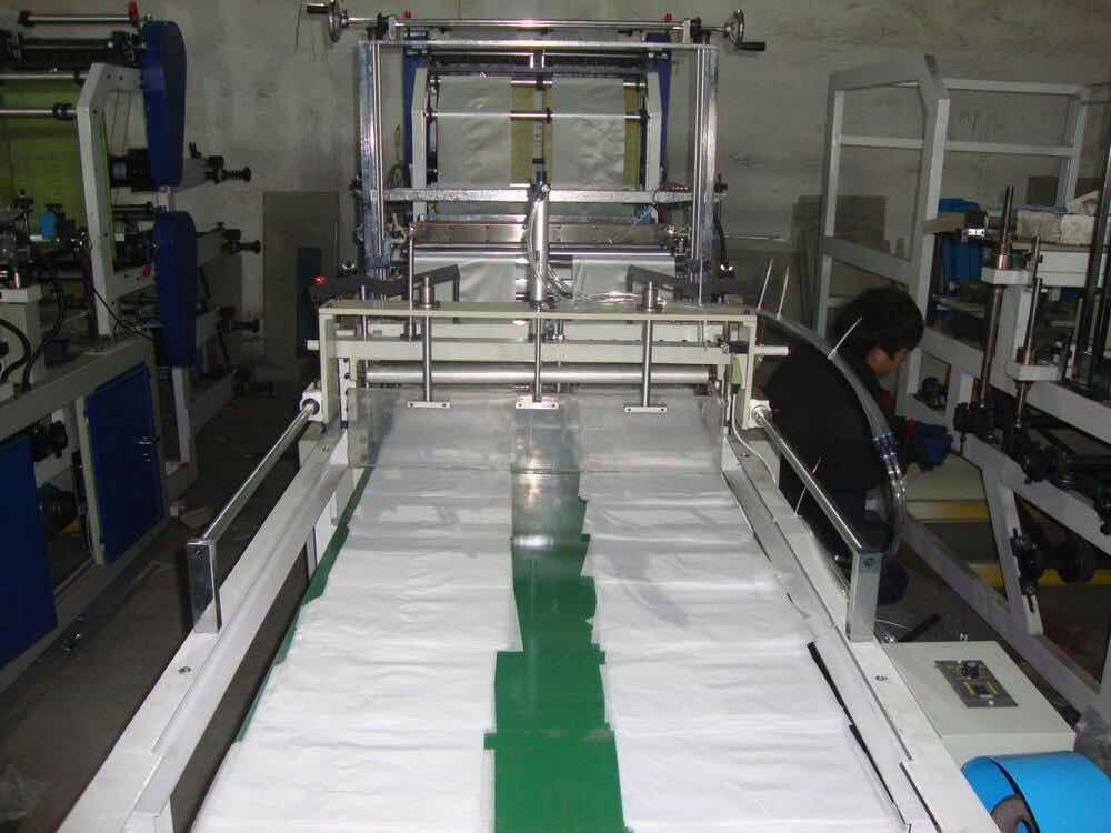 背心袋電腦六道高速制袋機(jī)  電腦六道高速制袋機(jī)