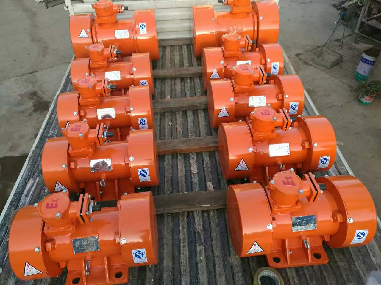 3.7KW六級(jí) YBZD-50-6防爆振動(dòng)電機(jī)