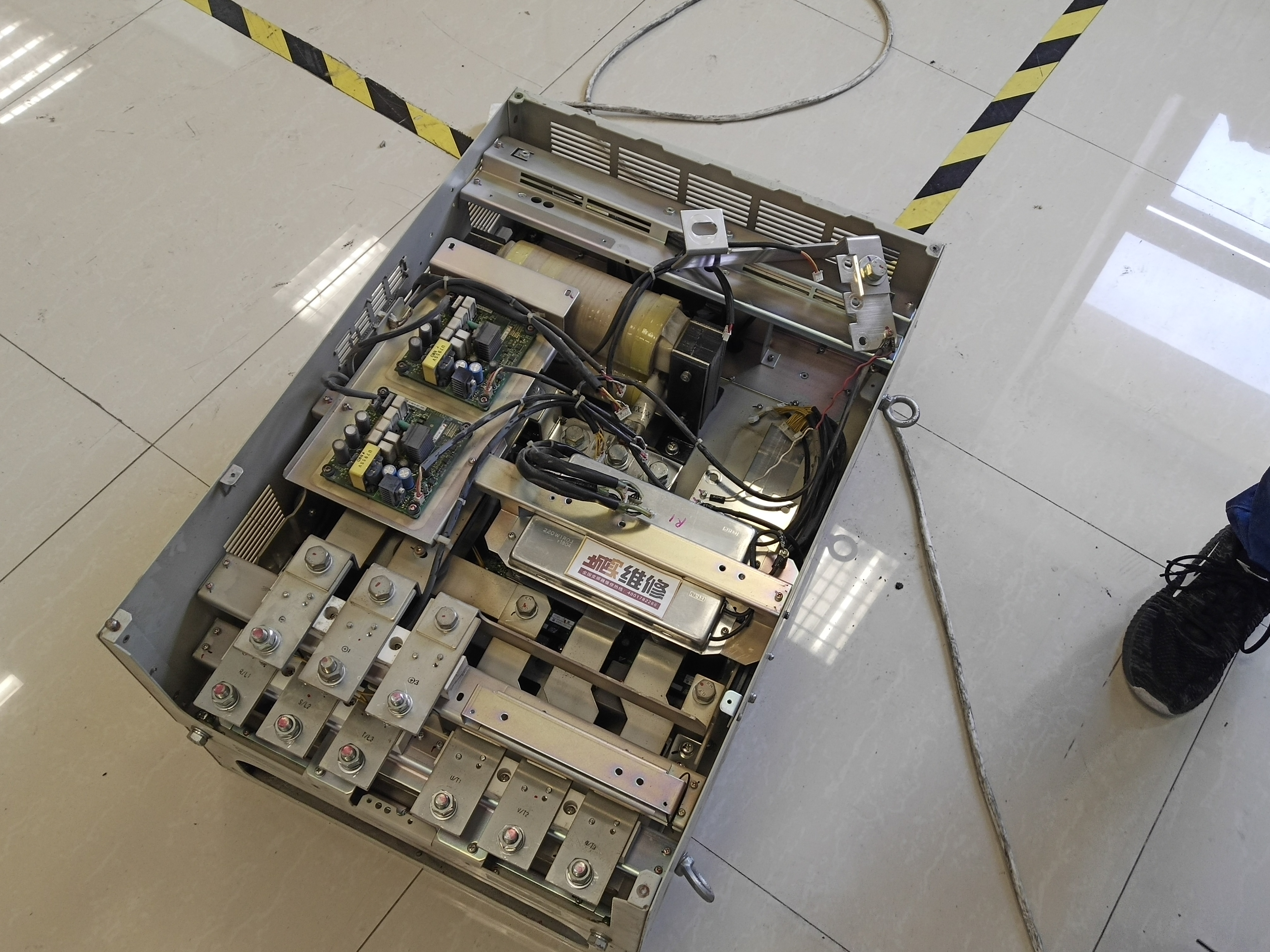 變頻器維修服務(wù)圖片/變頻器維修服務(wù)樣板圖 (2)