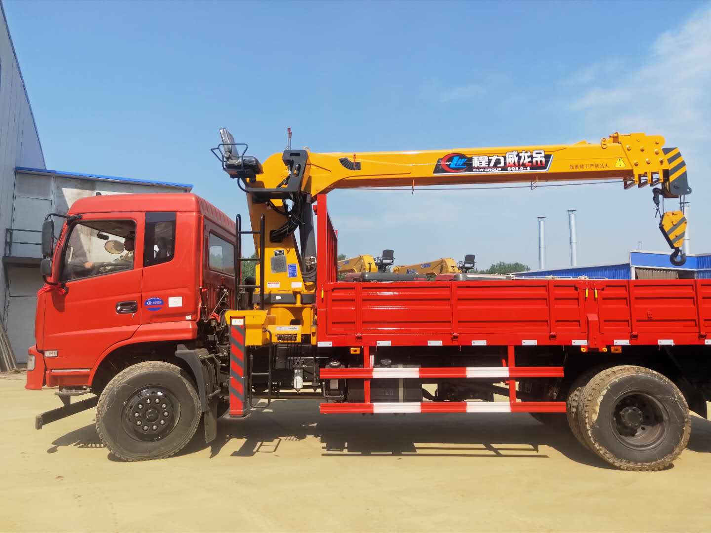 云南地區(qū)哪里買隨車吊便宜