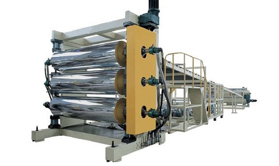 PVC石塑板生產(chǎn)線圖片