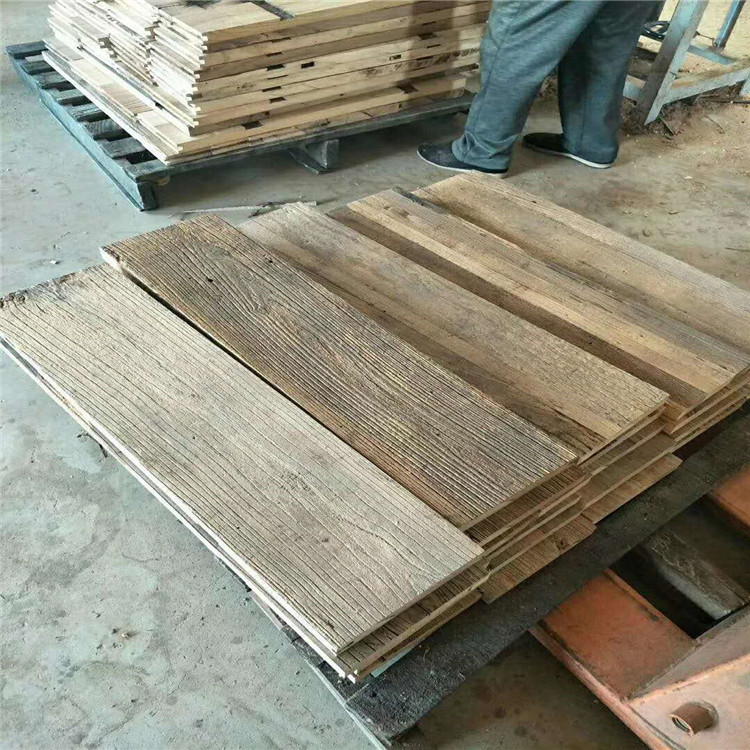 自然 風(fēng)化木板材老榆木廠家出售定制護(hù)墻板地板樓梯踏步