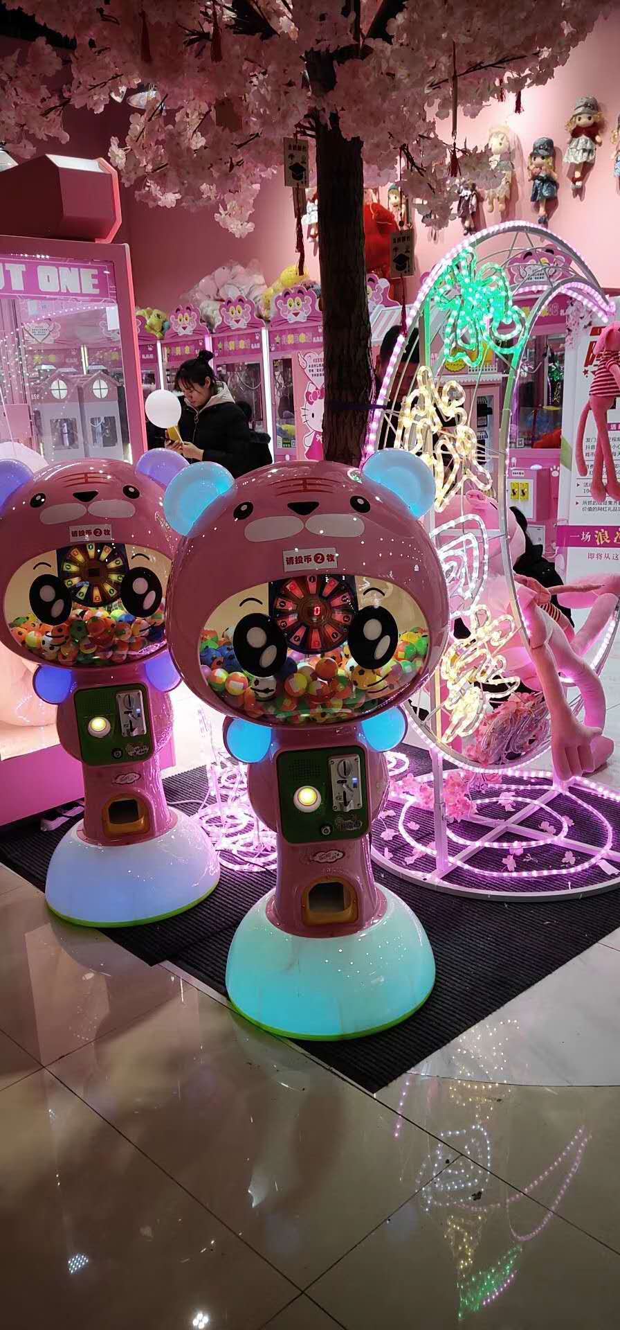 網(wǎng)紅淘氣虎扭蛋機(jī)圖片