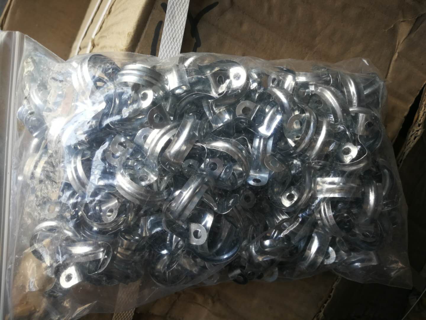 廠家直銷鐵質(zhì)馬鞍卡DN20(4分圖片/廠家直銷鐵質(zhì)馬鞍卡DN20(4分樣板圖 (4)