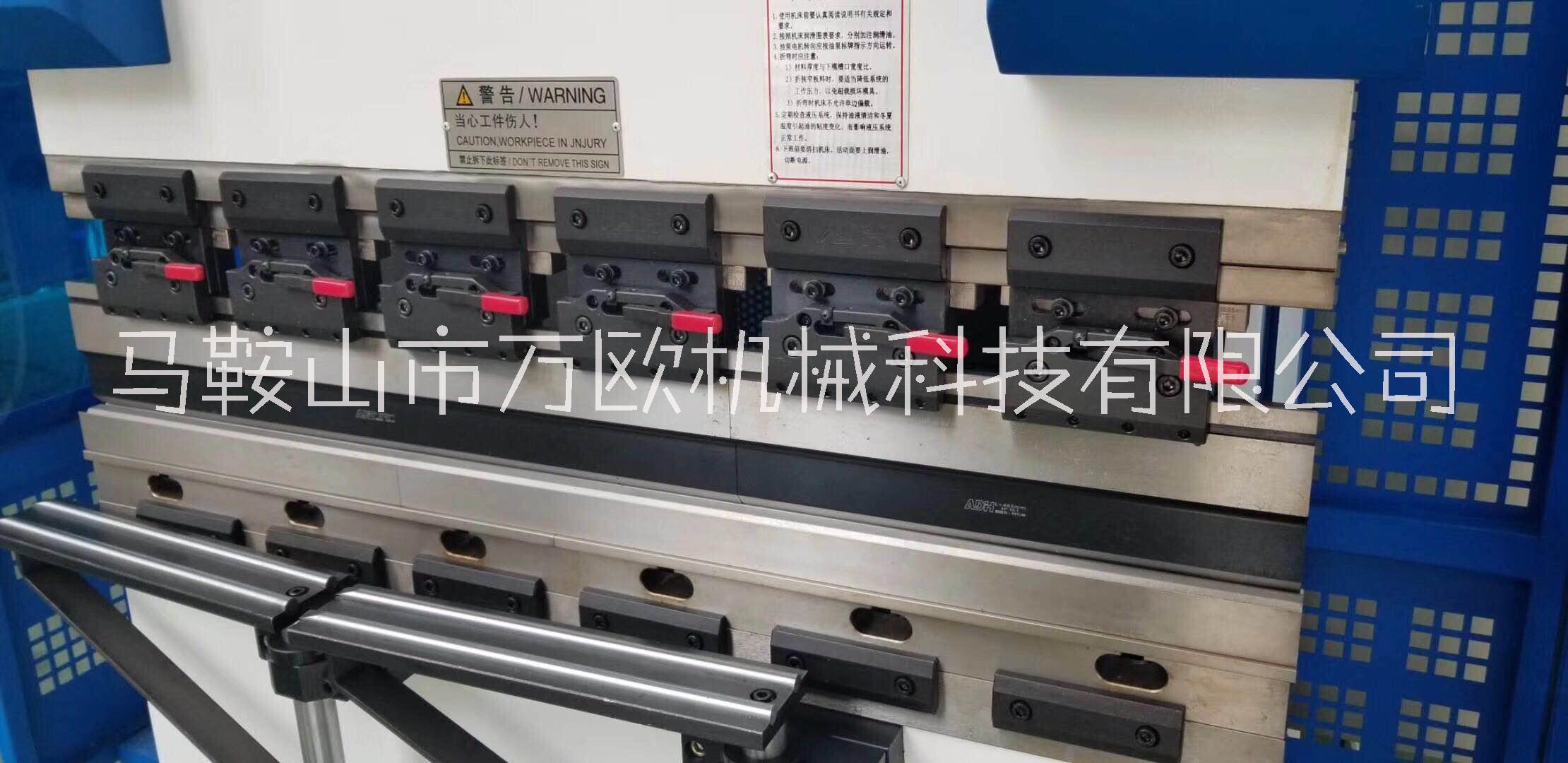 全新電液伺服折彎機(jī)圖片