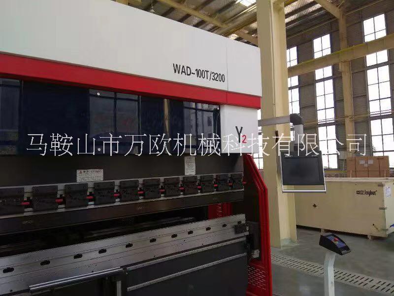 數(shù)控液壓折彎機(jī)圖片