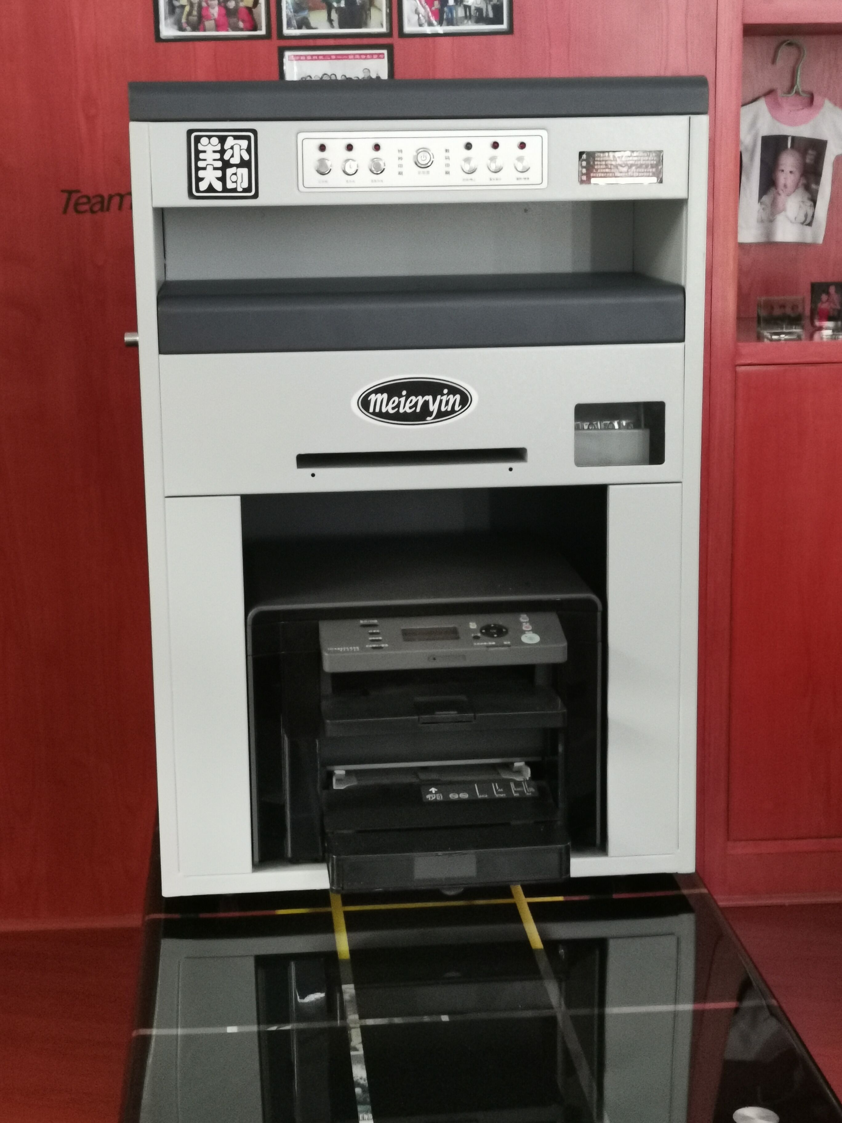 圖文快印店都在用的數(shù)碼快印機(jī)可印不干膠    數(shù)碼快印機(jī)