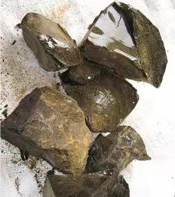 棕色古馬龍樹(shù)脂圖片/棕色古馬龍樹(shù)脂樣板圖 (3)