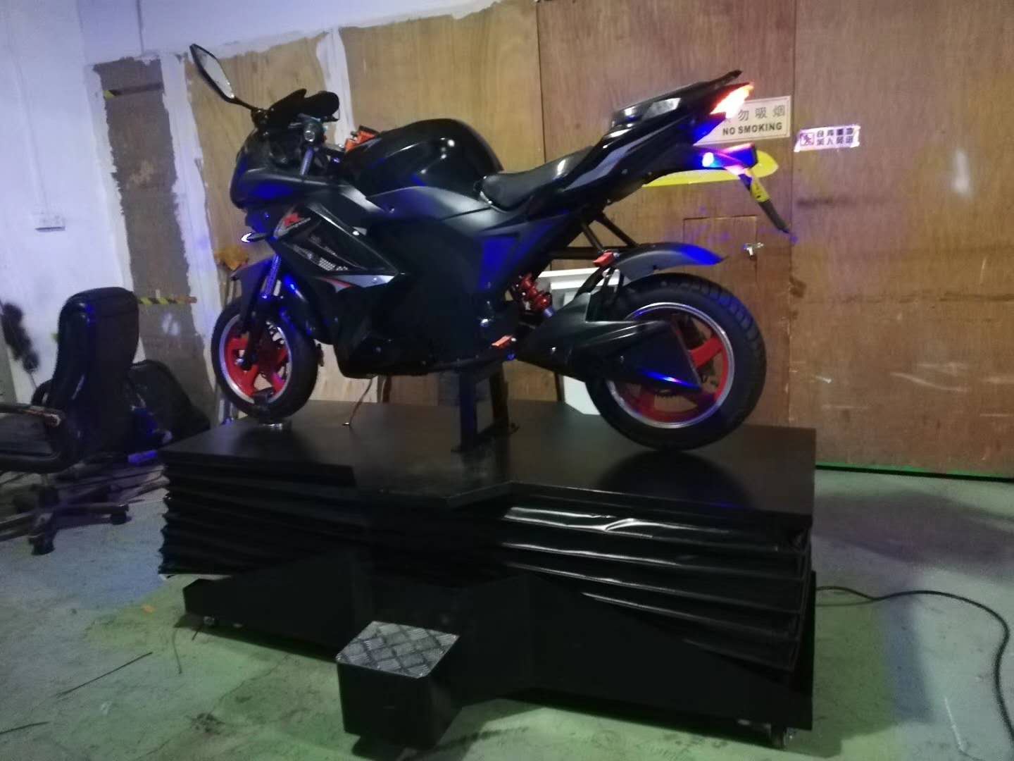 酷之樂(lè)VR加盟店vr摩托圖片