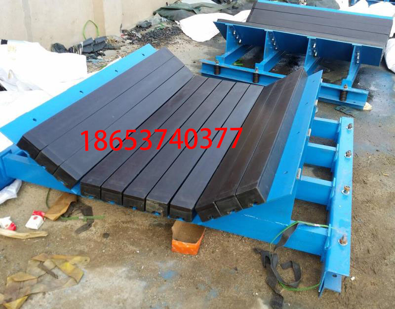 云南  角度可調(diào)節(jié)調(diào)節(jié)緩沖床   橡膠緩沖條  廠家直銷 抓緊*吧！