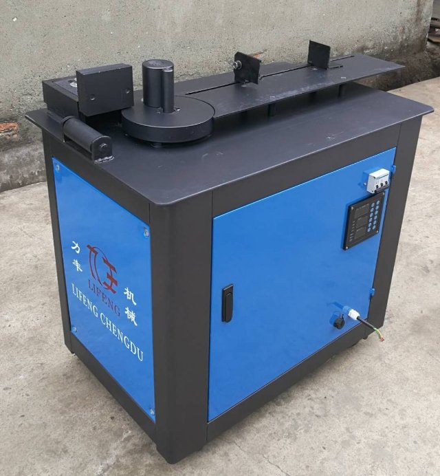 電動(dòng)彎箍機(jī)圖片