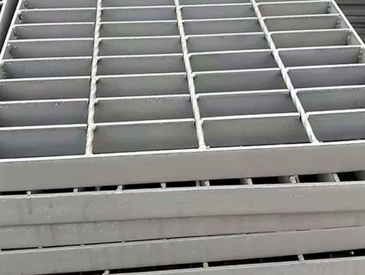 鍍鋅重型電廠平臺(tái)格柵板 插接異型鋼格板 壓焊整流復(fù)合鋼格柵