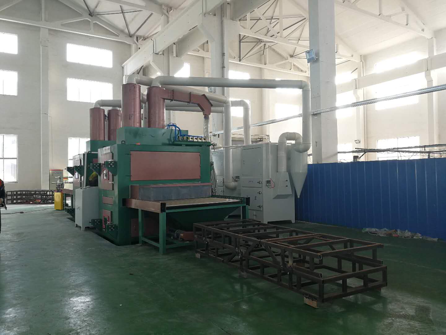 新鄉(xiāng)威騰銅像表面處理雙面噴砂機(jī)圖片/新鄉(xiāng)威騰銅像表面處理雙面噴砂機(jī)樣板圖 (1)