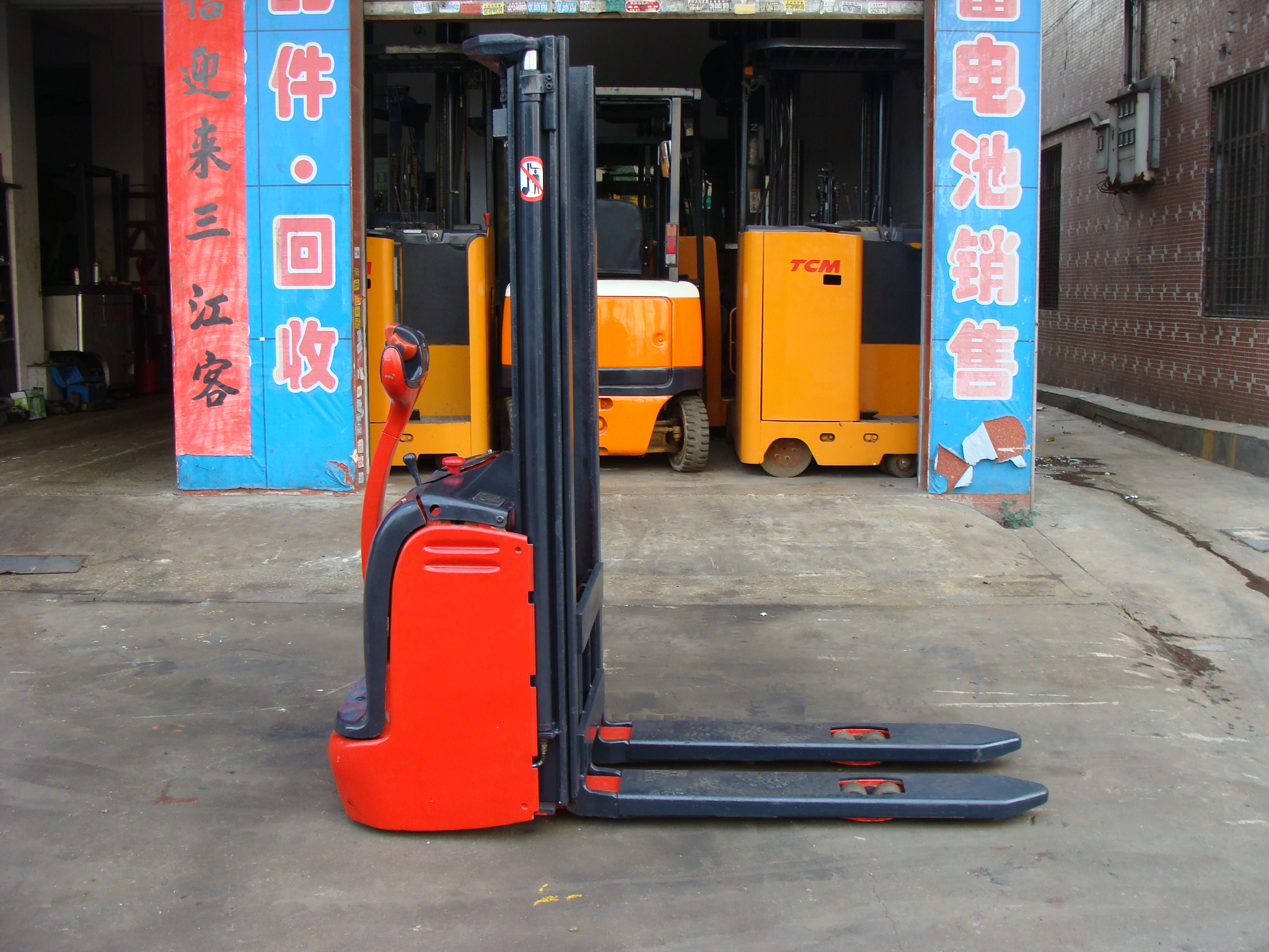 林德堆高車供應商-直銷 步行式堆高車