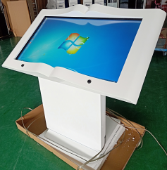 電容屏觸控一體機(jī)圖片