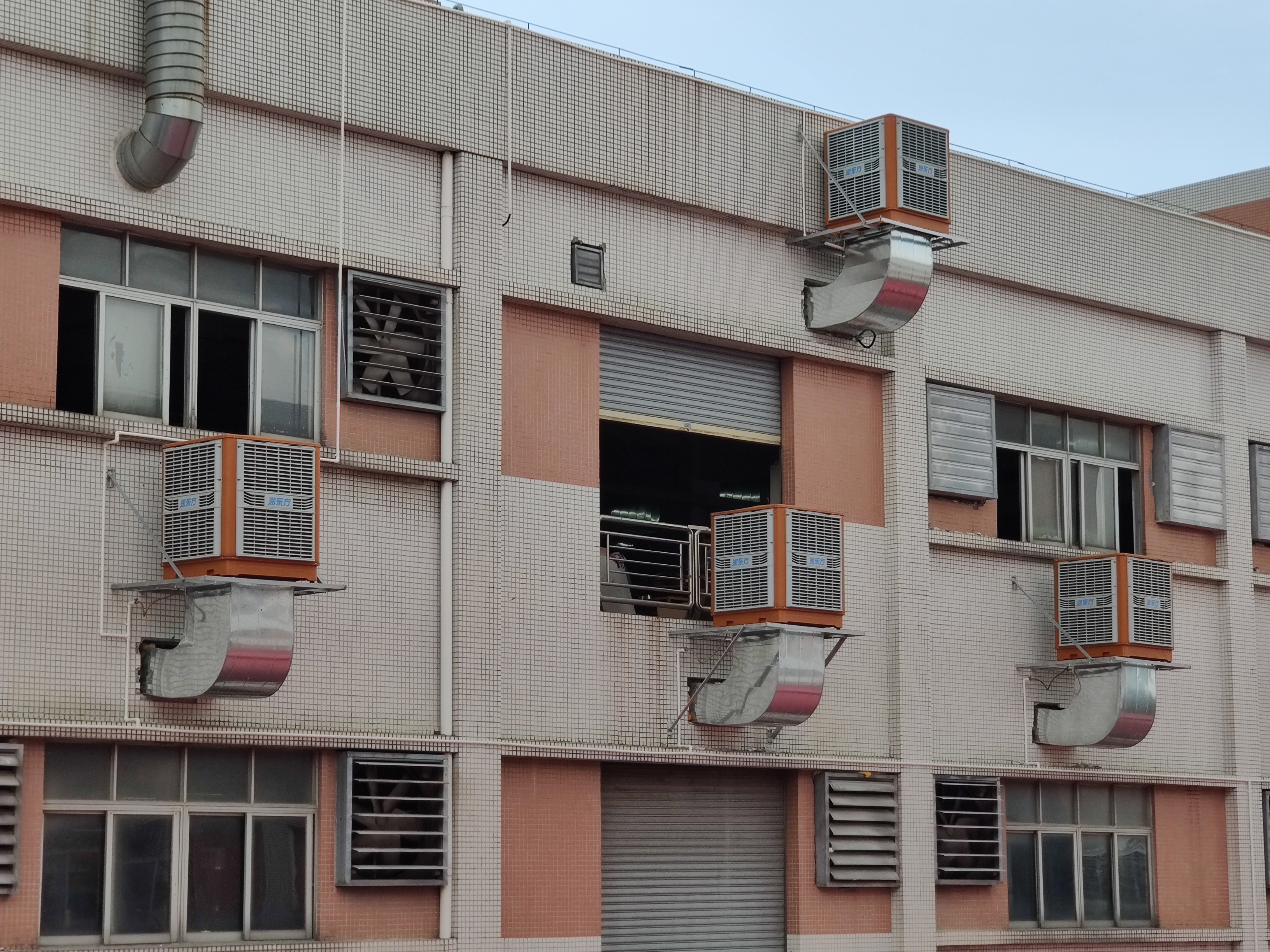 東莞謝崗某眼鏡廠車間降溫方案圖片/東莞謝崗某眼鏡廠車間降溫方案樣板圖 (4)