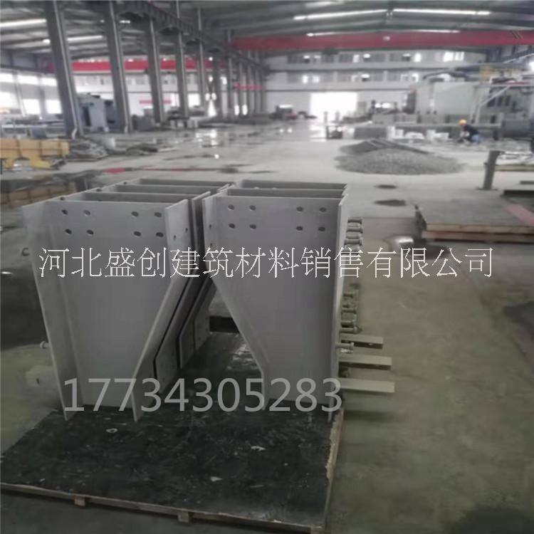 高鐵橋梁防落梁人行道鋼橫梁圖片