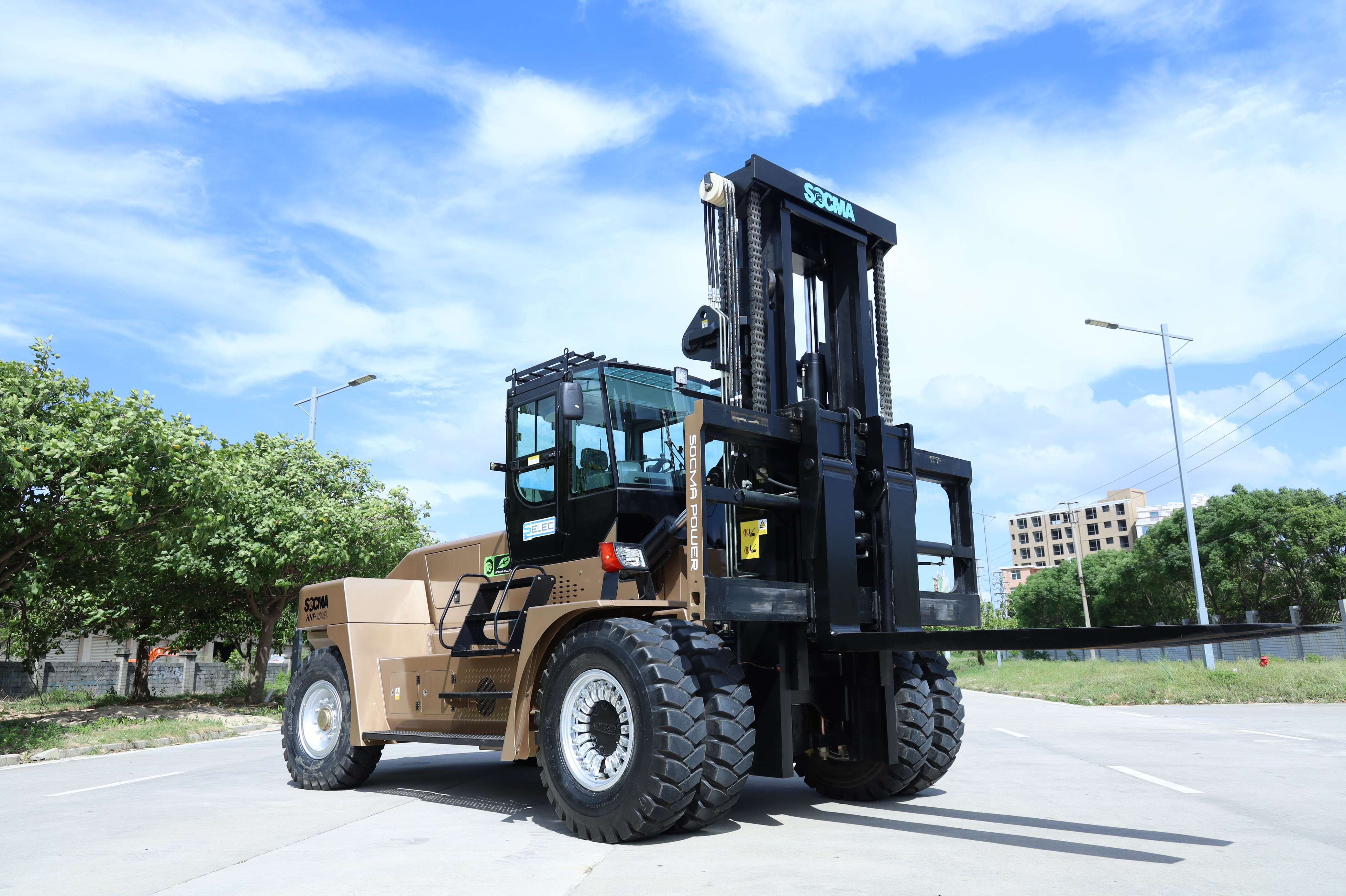 25噸純電動(dòng)重型叉車圖片/25噸純電動(dòng)重型叉車樣板圖 (2)