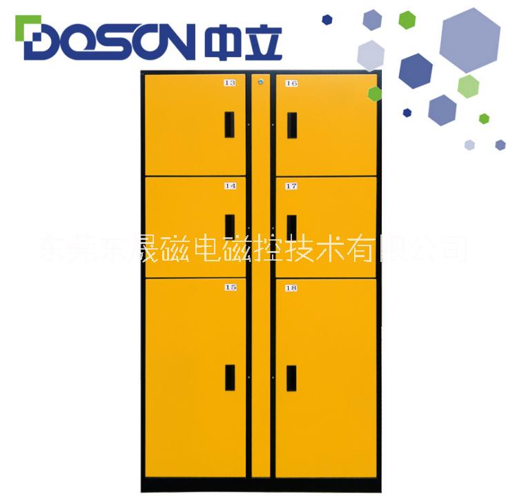 行李寄存柜圖片