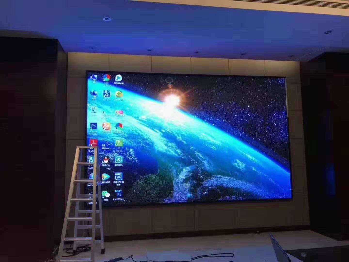 江蘇地區(qū)售后服務(wù)及時(shí)安裝快的室內(nèi)全彩小間距LED顯示屏