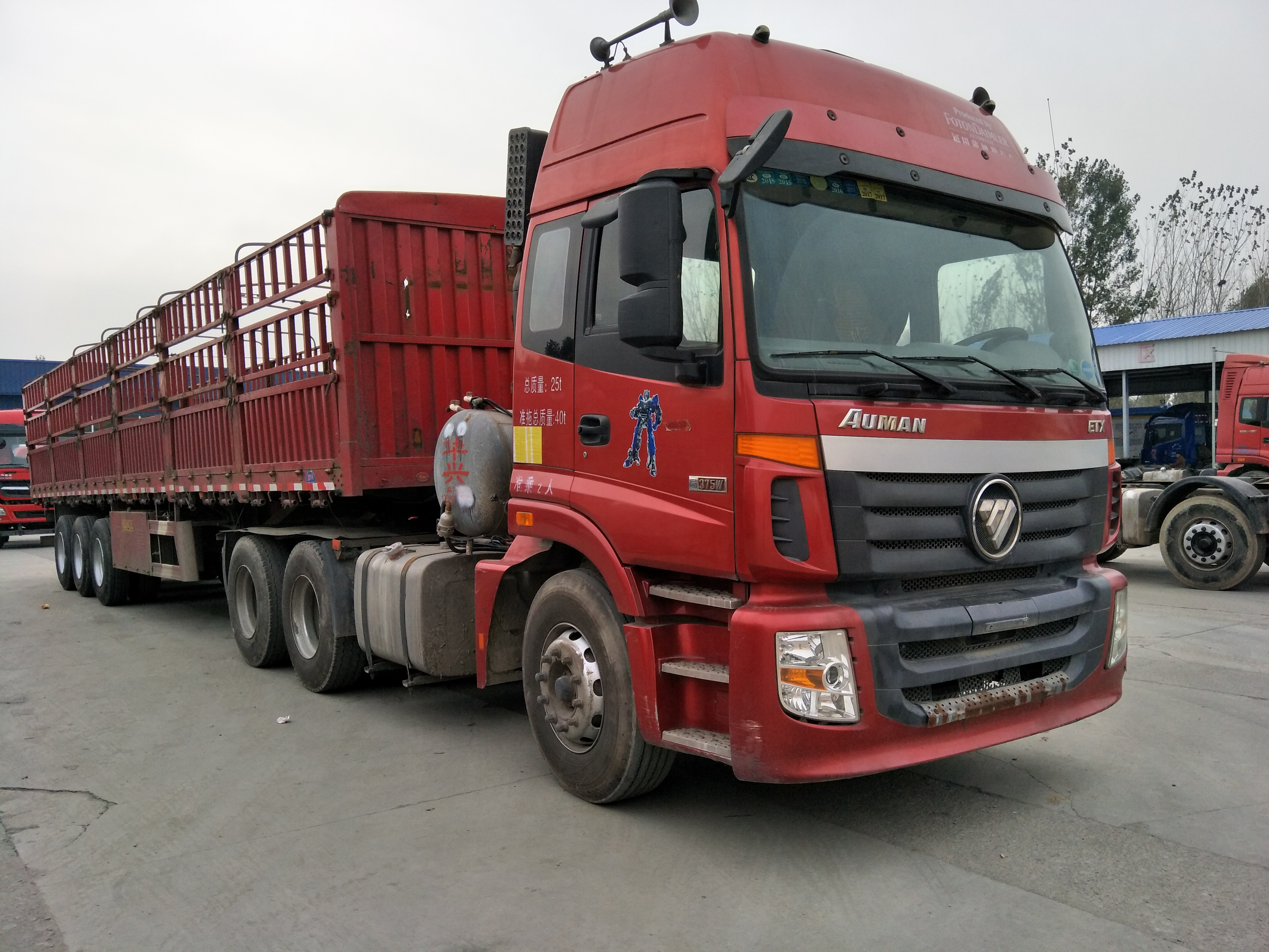 歐曼半掛車廠家*出售各種類型半掛車