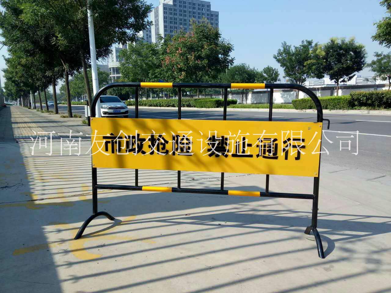 移動(dòng)鐵馬圍欄圖片