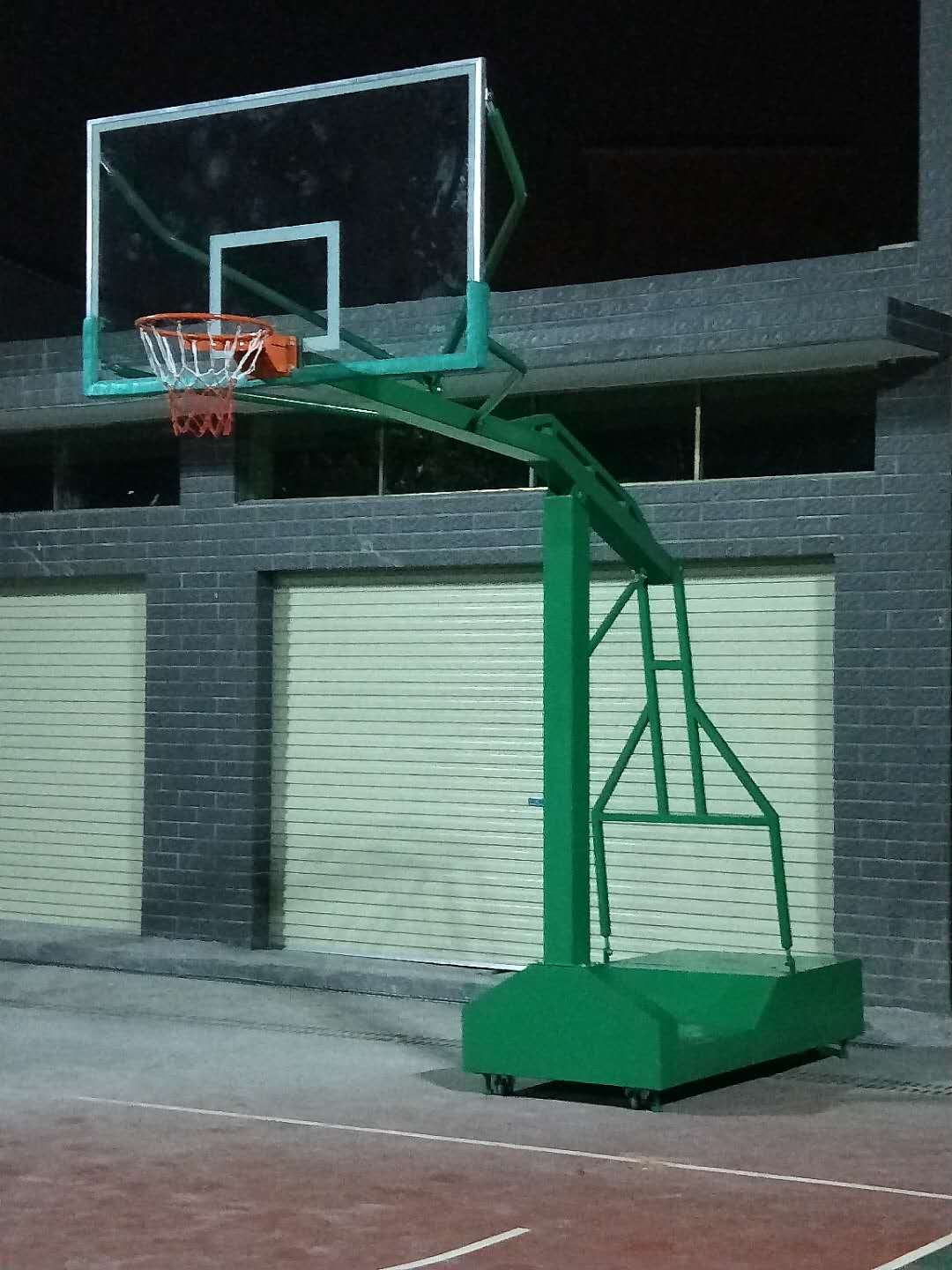 多方位籃球架圖片