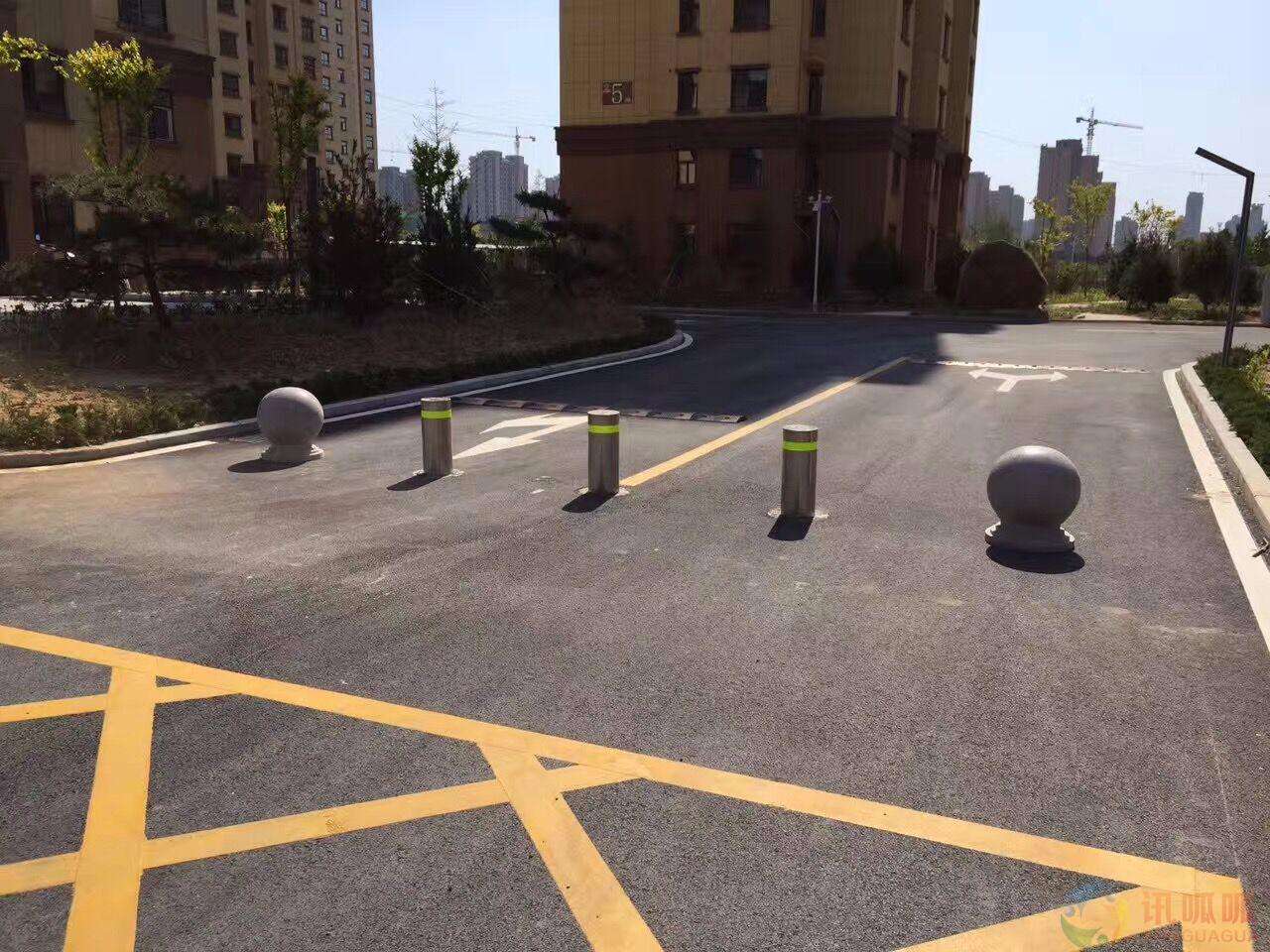 青島防沖撞柱安裝圖片