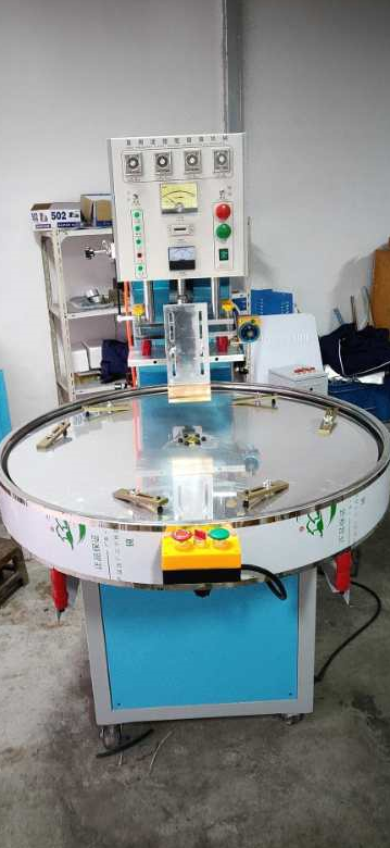 自動轉(zhuǎn) 盤機圖片