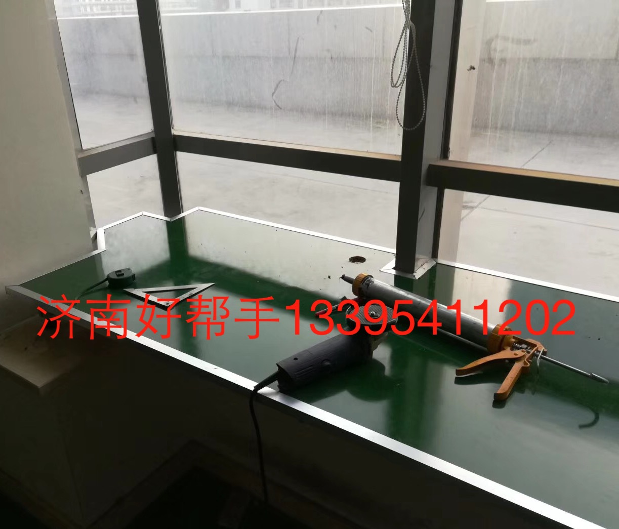 防靜電工作臺(tái)圖片