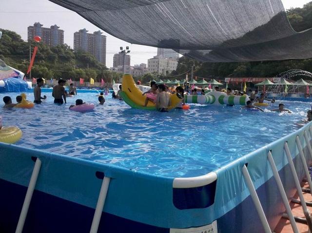 湖州夏季水上娱乐设备出租 大型充气水池泡沫机 水上闯关乐园租赁图片