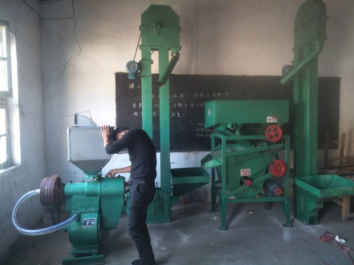 臨沂谷子脫皮機組   臨沂谷子脫皮機組簡易型碾米機組