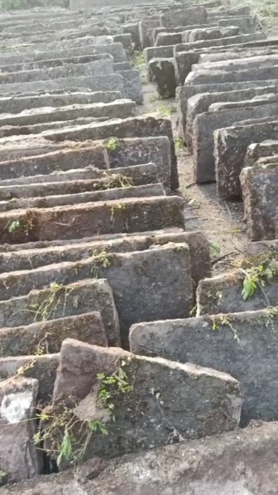 重庆旧石材老旧石板厂，重庆旧石板批发基地