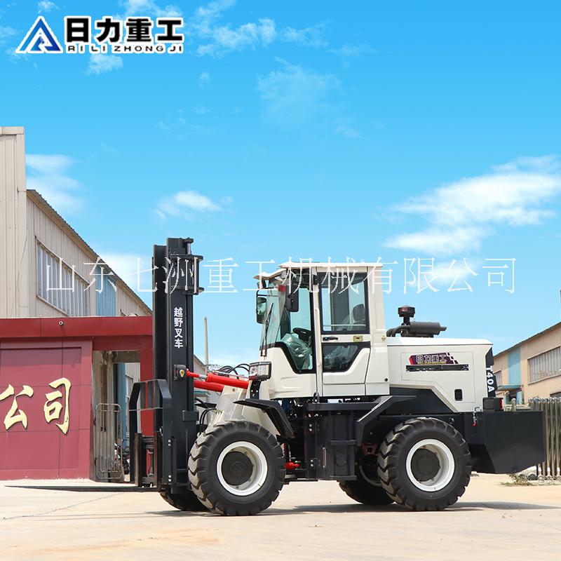 新款四驅(qū)升高6米越野叉車圖片