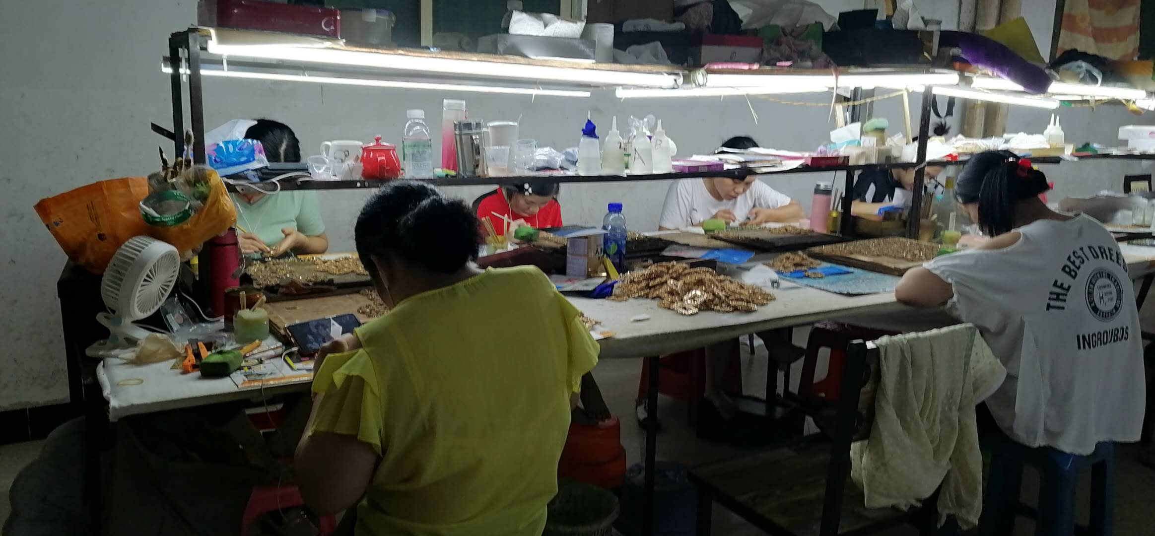 江门首饰点钻加工厂图片