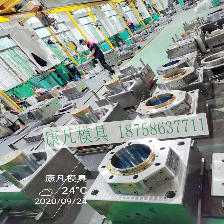 供應(yīng)涂料桶模具價格，桶模具用什么鋼材料？  浙江做定做涂料桶模具價格