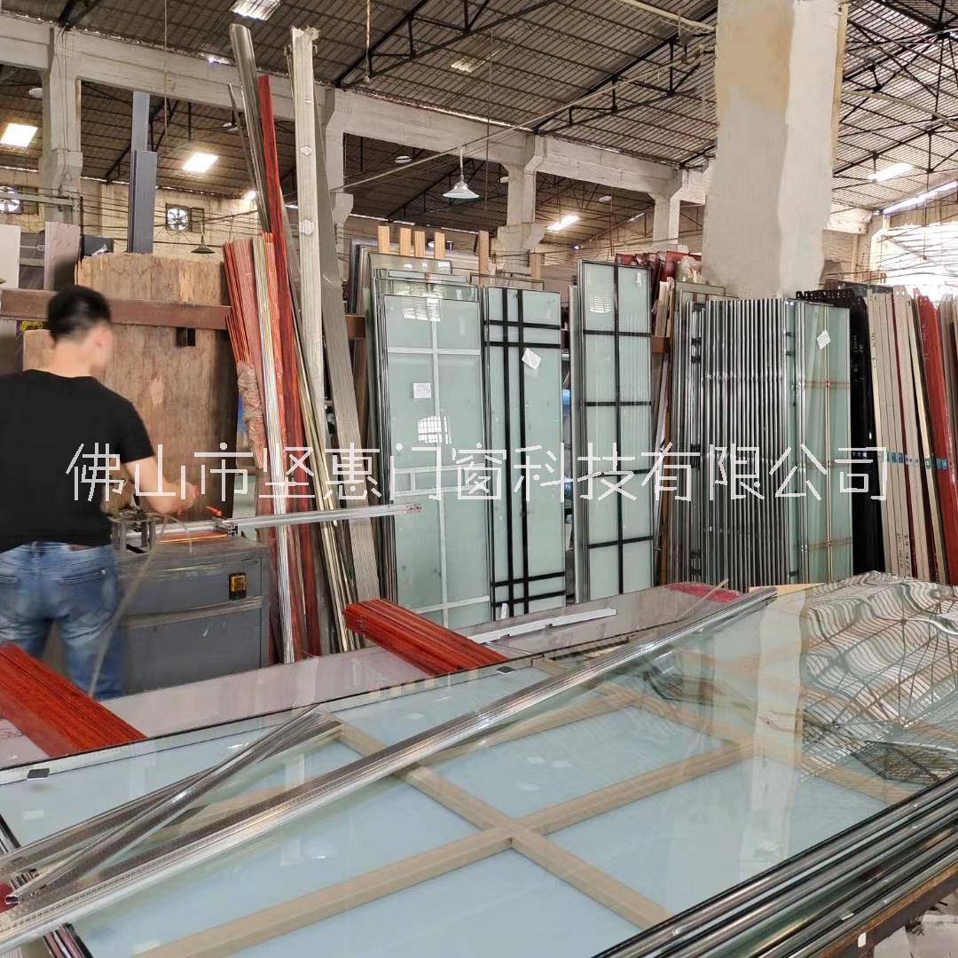 出租屋工程衛(wèi)生間門家用推拉吊趟門佛山門廠直銷凹弧鈦鎂玻璃衛(wèi)浴門平開門