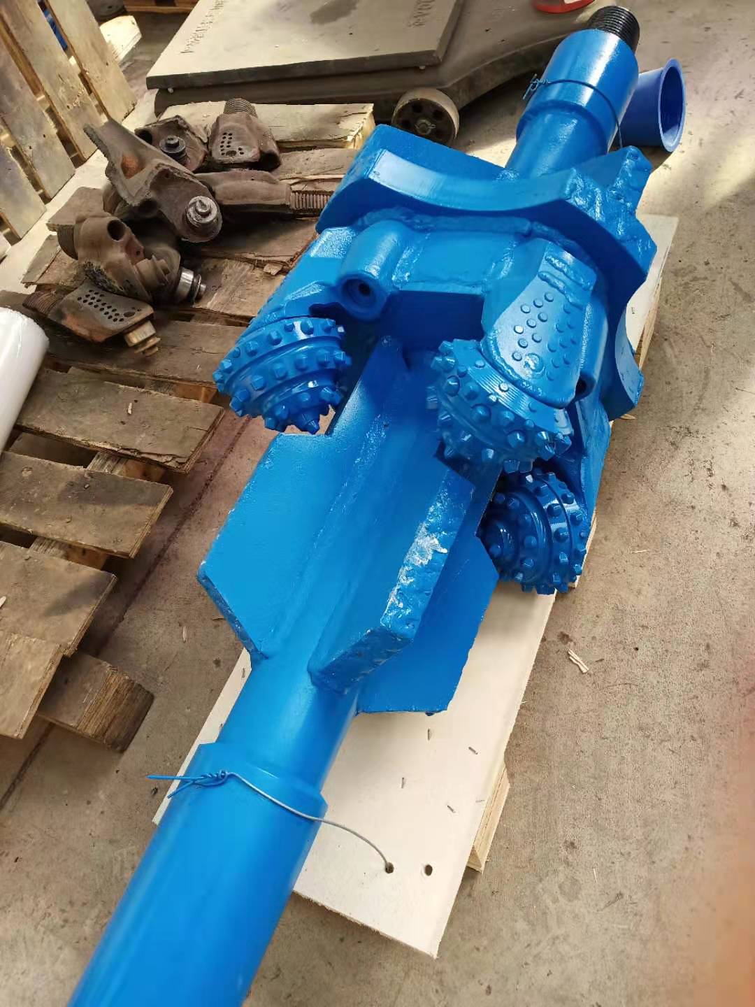 廊坊巖石擴(kuò)孔器廠家 加工定做500mm巖石擴(kuò)孔器組裝鉆頭