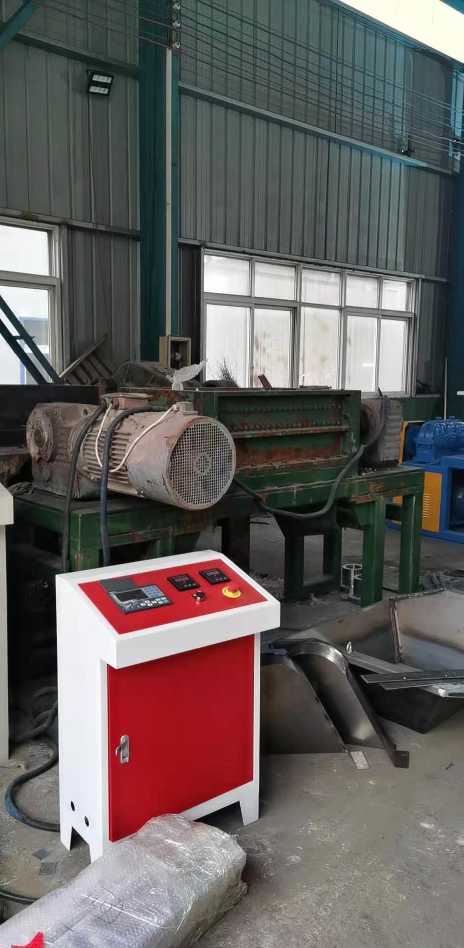 二手雙軸撕碎機(jī)1000型圖片