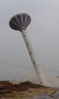 江蘇水塔拆除工程 水塔拆除廠家 水塔拆除供應(yīng)