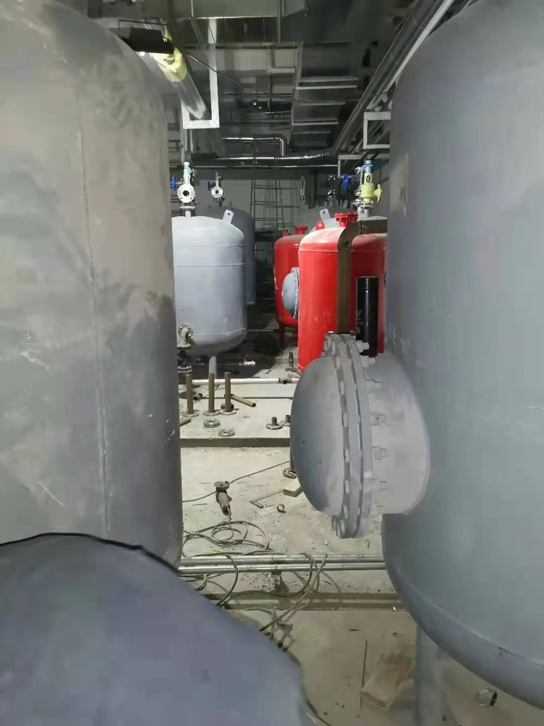 容積式換熱器維修 儲水罐 立式容積式換熱器，儲水罐，承壓水 立式容積式換熱器，儲水罐承壓水箱