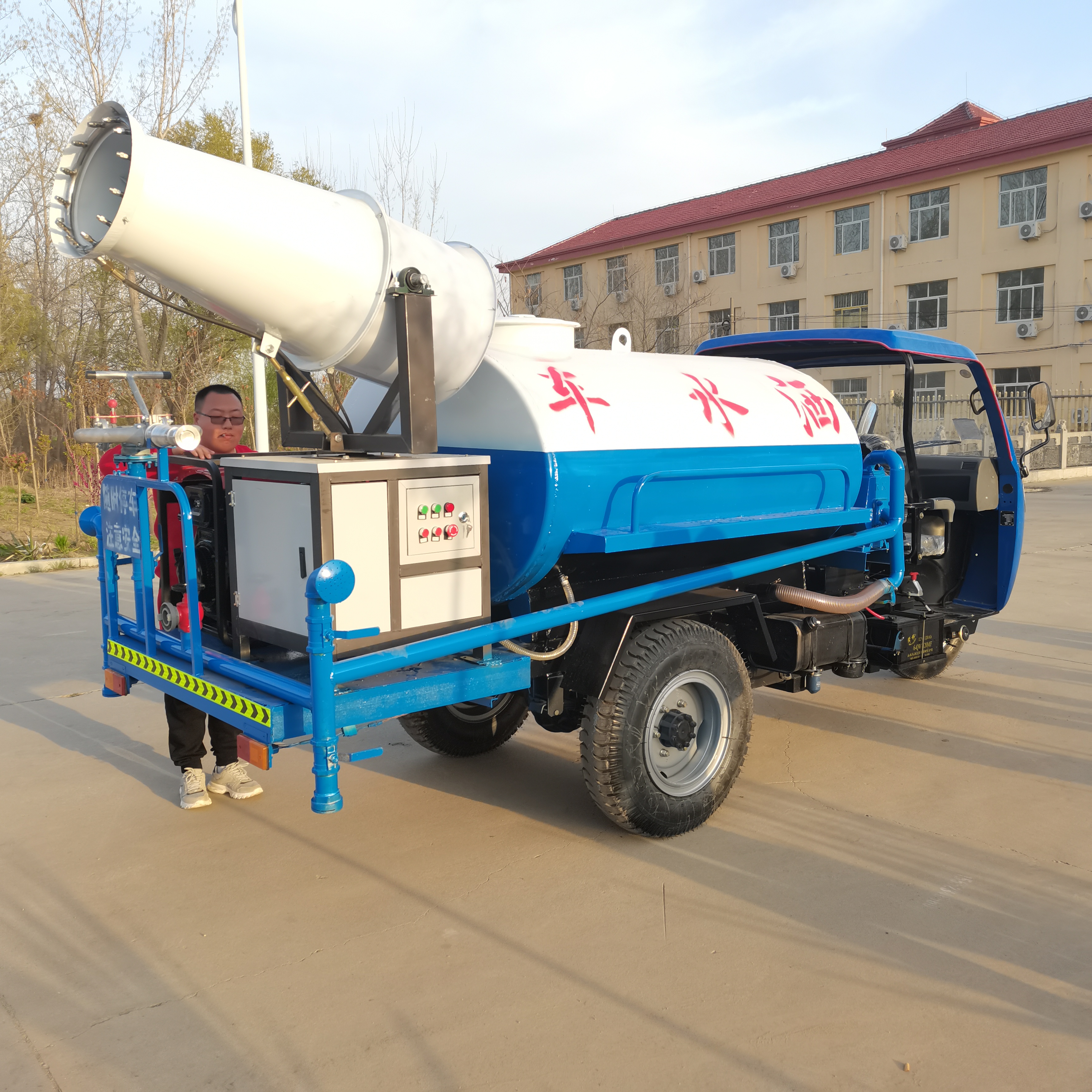 灑水車圖片/灑水車樣板圖 (3)