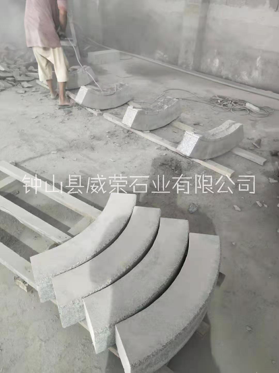 批發(fā)鐘山青路沿石  金點綠路邊石