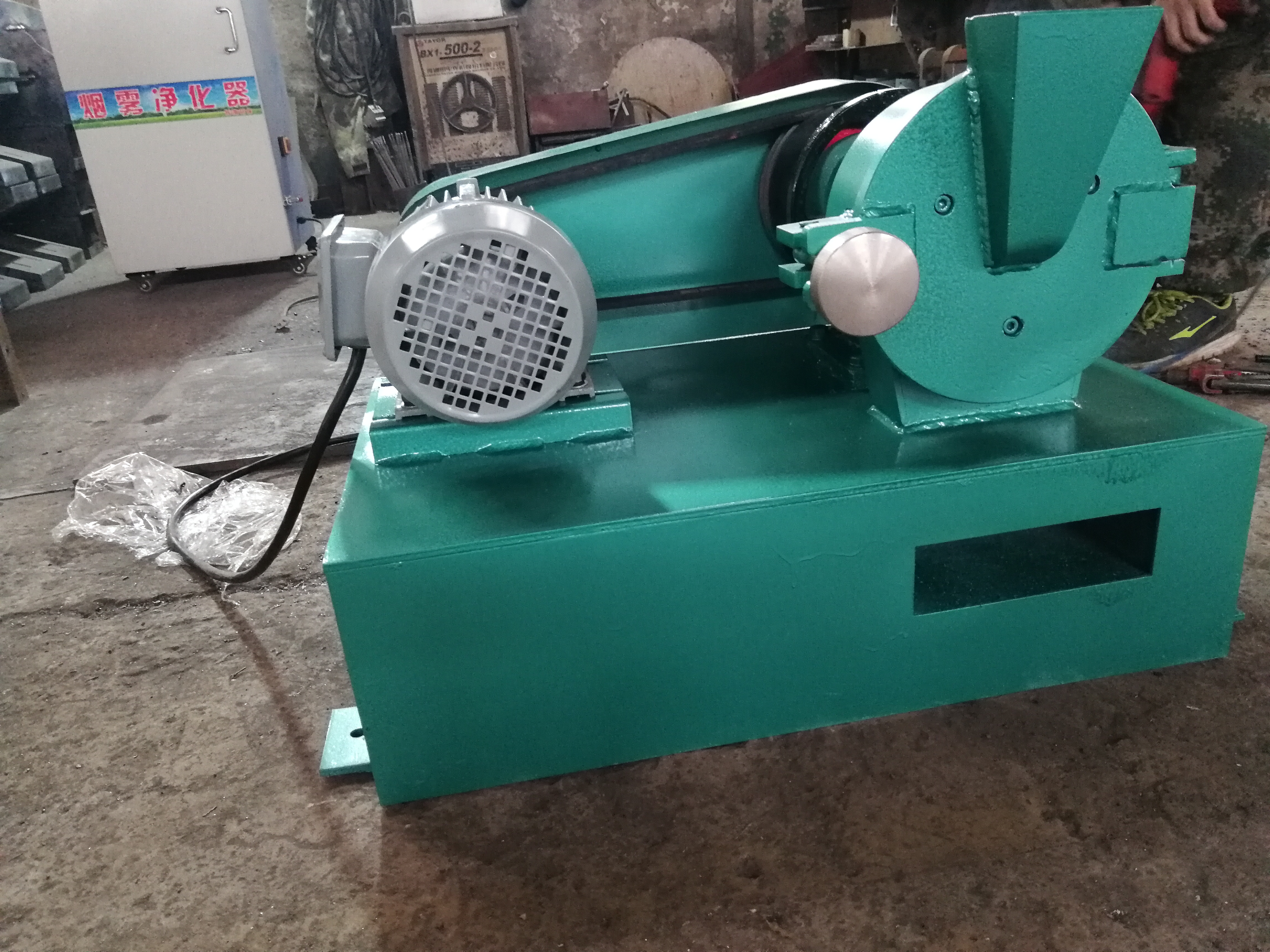 鶴壁天冠生產(chǎn)廠家 供應(yīng)圓盤(pán)粉碎機(jī)