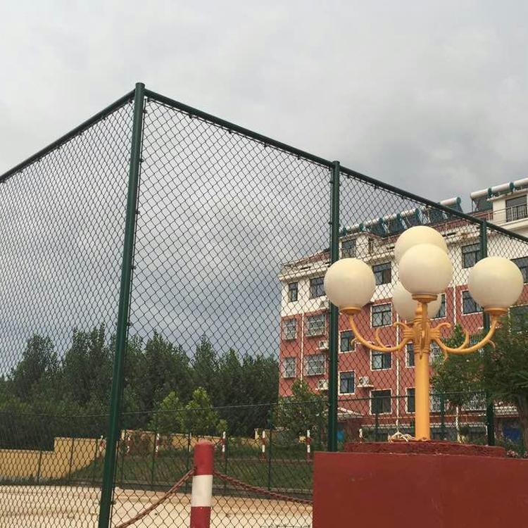 運(yùn)動(dòng)場(chǎng)圍網(wǎng) 口字型足球場(chǎng)圍網(wǎng)  框架體育場(chǎng)圍欄網(wǎng)