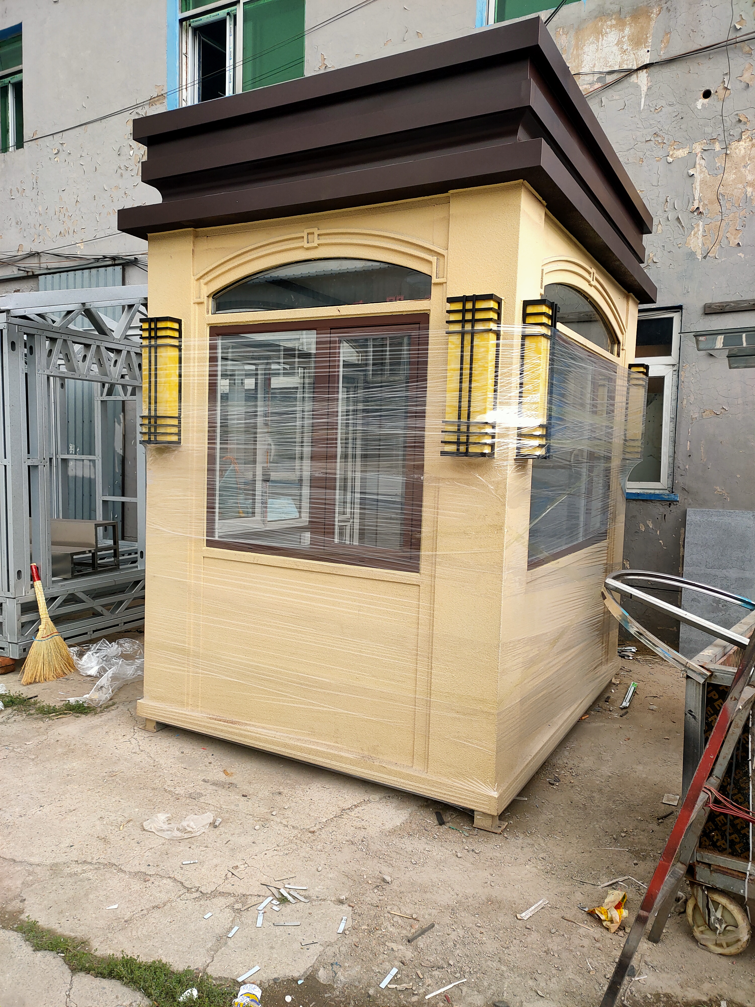 長(zhǎng)春地產(chǎn)處站臺(tái)崗?fù)?，吉林門衛(wèi)崗?fù)?長(zhǎng)春地產(chǎn)處站臺(tái)崗?fù)?，吉林門衛(wèi)崗?fù)?  src=