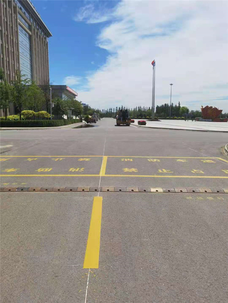 寧夏熱熔劃線施工、公司、推薦找哪家、報價【陜西經(jīng)緯交通科技有限公司】圖片