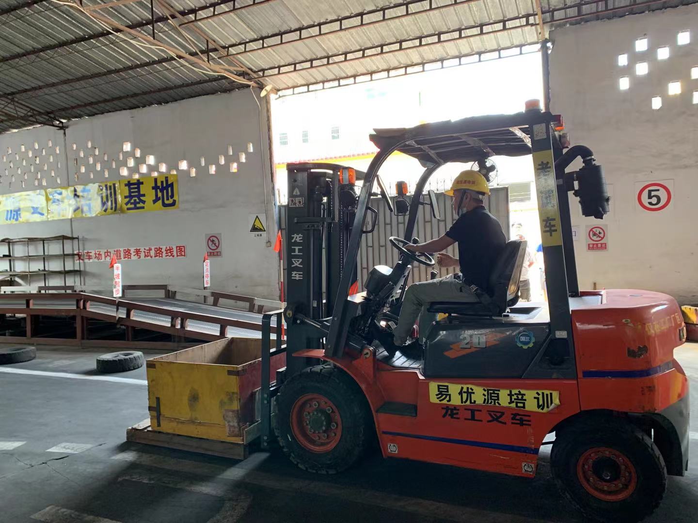 ?？诳疾孳?chē)價(jià)格圖片/海口考叉車(chē)價(jià)格樣板圖 (3)