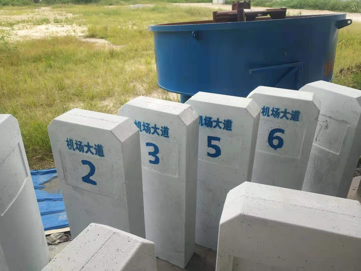 混凝土公路界碑圖片